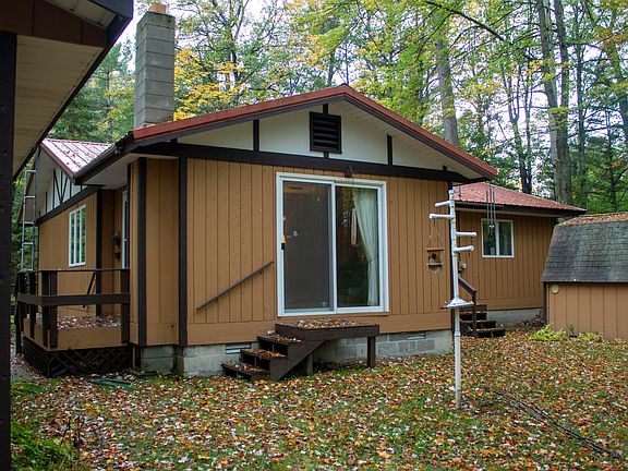 3rd image of 5810 White Pine Dr