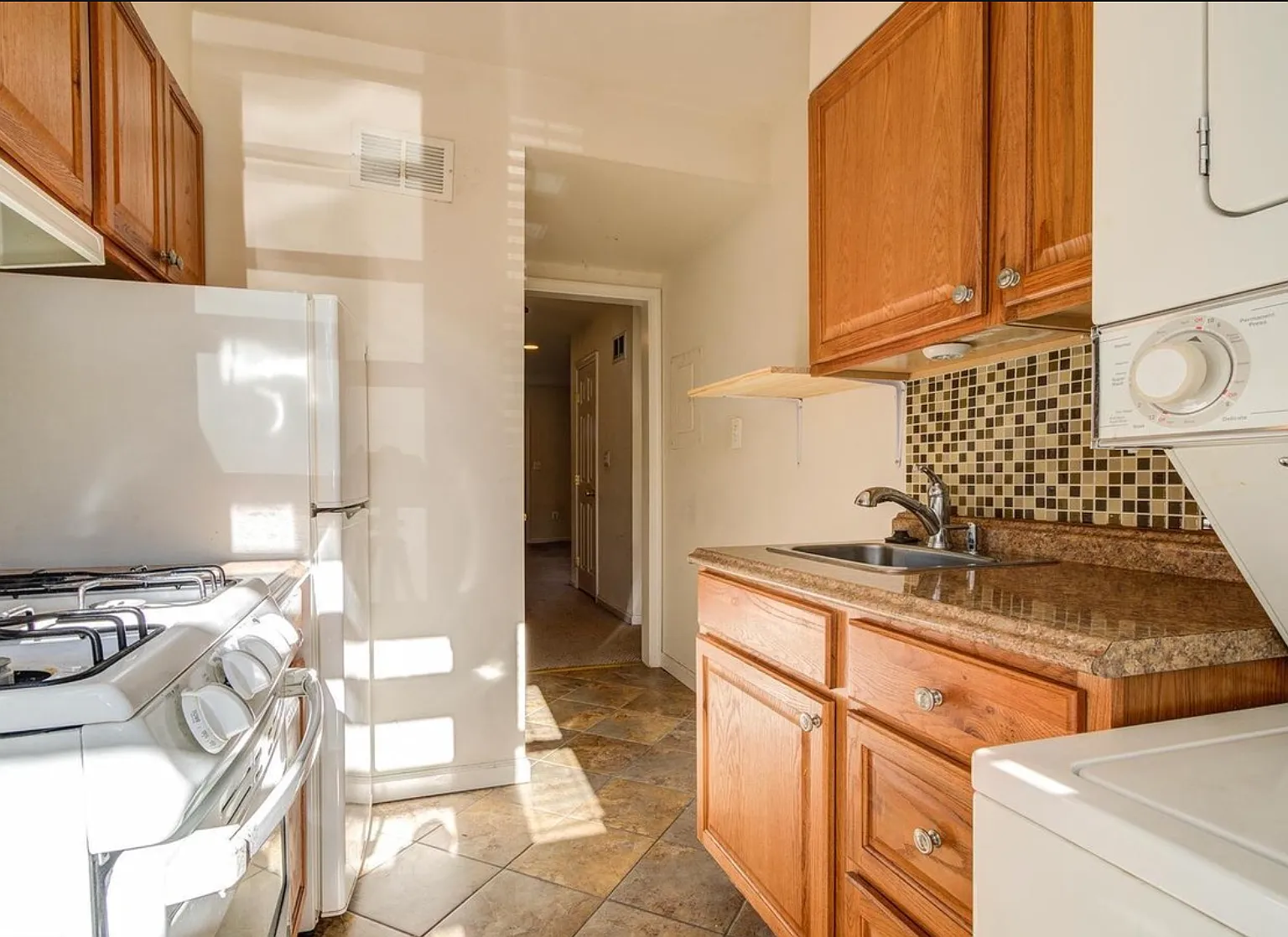 1 bed, 600 sqft, $1,400 — Photo 3