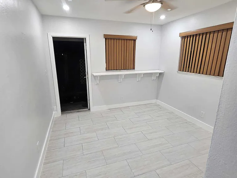 2030 SW 41st Ave #3 — Photo 13