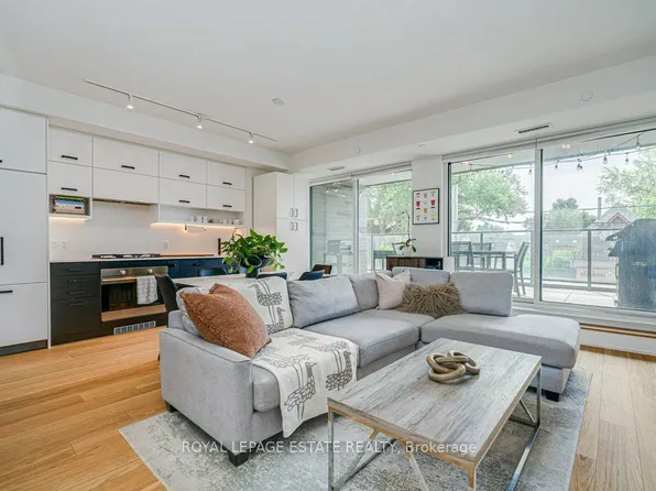 1888 Queen St E #211, Toronto, ON M4L 1H3