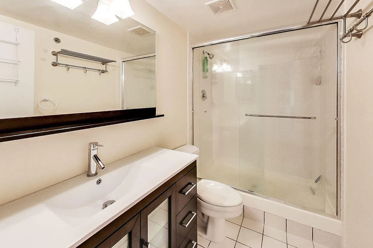 1 bed, 900 sqft, $2,588 — Photo 3
