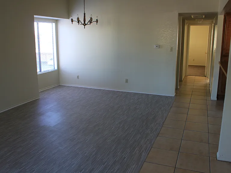 324 N San Antonio Ave — Photo 10