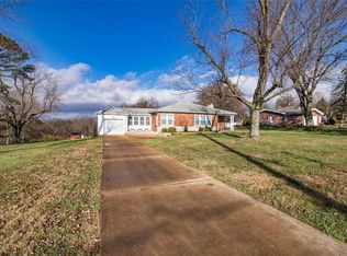 5541 Kellridge Ln, Saint Louis, MO 63128