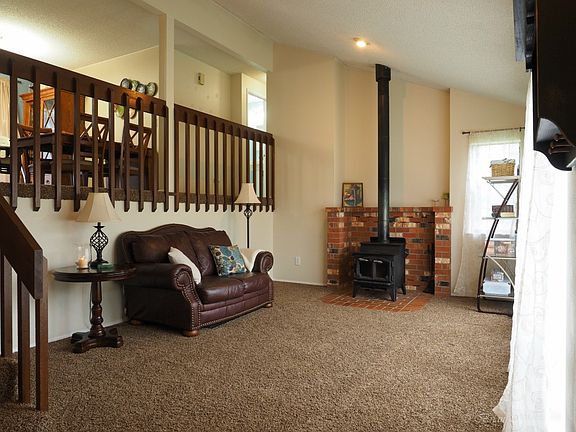 3rd image of 1414 NE Rygg Ct