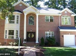 1015 Cottage St SW, Vienna, VA 22180