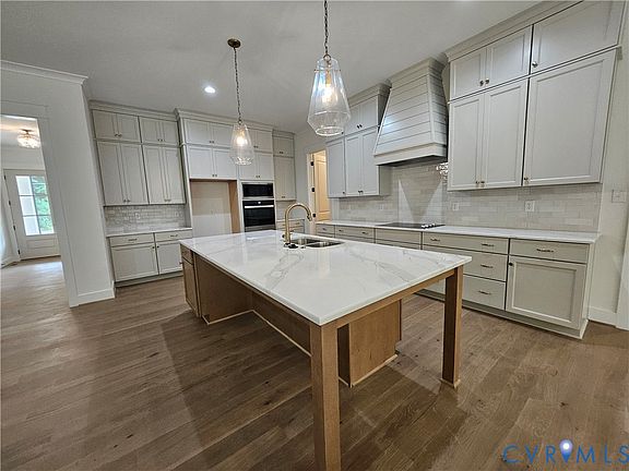 4th image of 10992 Brookhollow Ct
