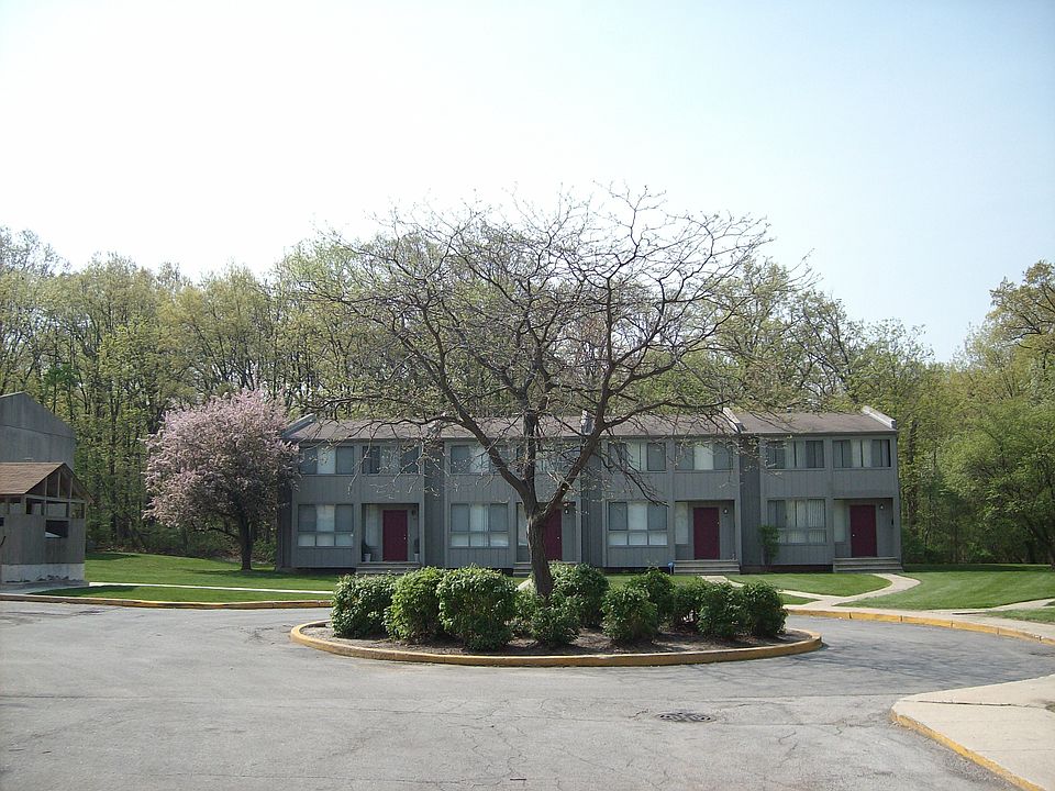 2nd image of 48 S Arbor Trl