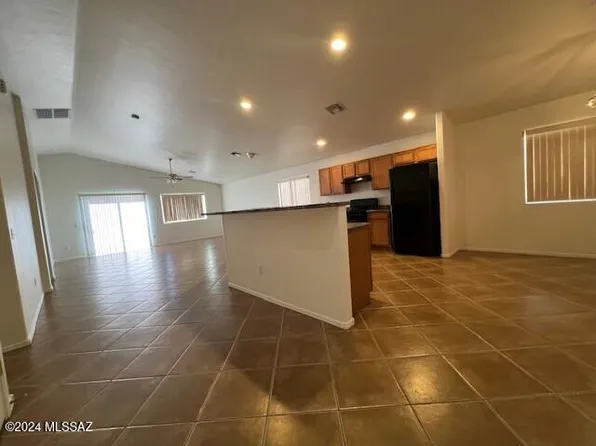 3043 W Mountain Dew St, Tucson, AZ 85746