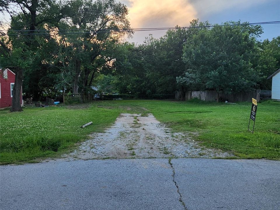 2nd image of 708 N 13th St