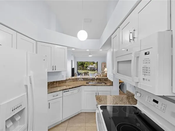 121 Wading Bird CIR #B201, NAPLES, FL 34110