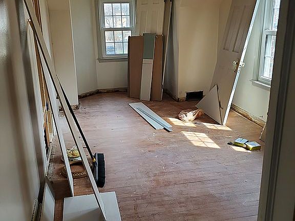 5th image of 14245 Glastonbury Ave