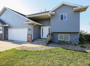 3509 W 93rd St, Sioux Falls, SD 57108