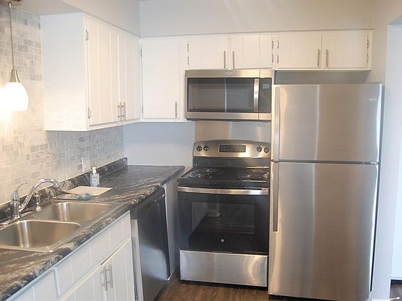 5th image of 228 Des Plaines Ave APT 403