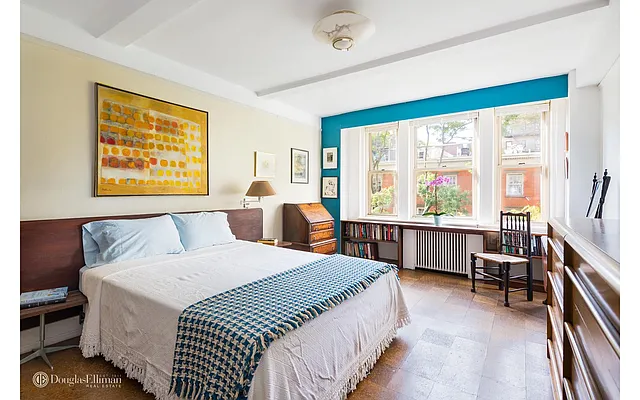 Sold by Douglas Elliman | media 20