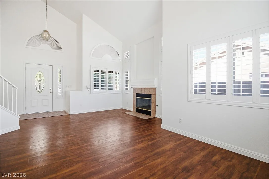 3 bed, 2.5 bath, 1562 sqft, $2,400 — Photo 4
