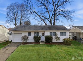 11 Dartmouth Rd, Parlin, NJ 08859