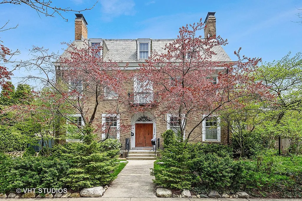 1005 Michigan Ave photo 1