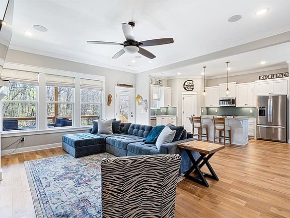 4th image of 54 Glasgow Dr