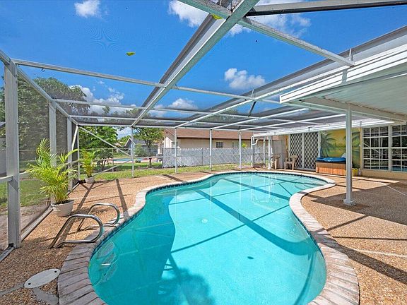 4th image of 4228 Latona Avenue