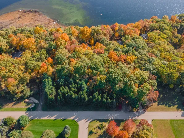 8282 Waterwood Dr, Kalamazoo, MI 49048