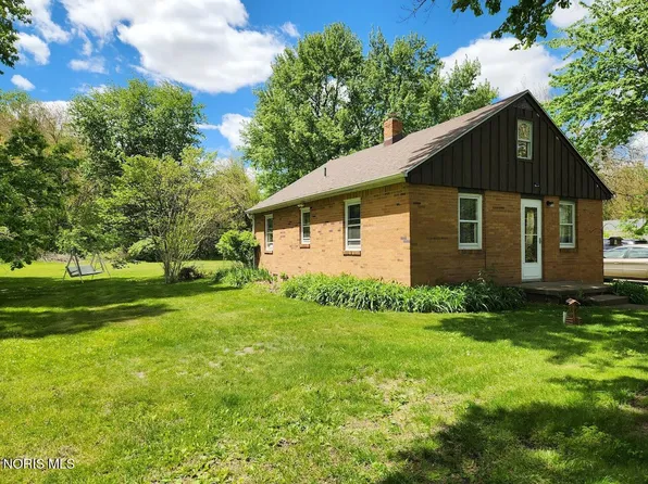 2048 S Berkey Southern Rd, Swanton, OH 43558