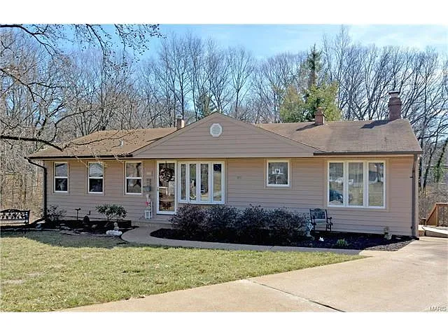 1401 Robin Hood Ct photo 1