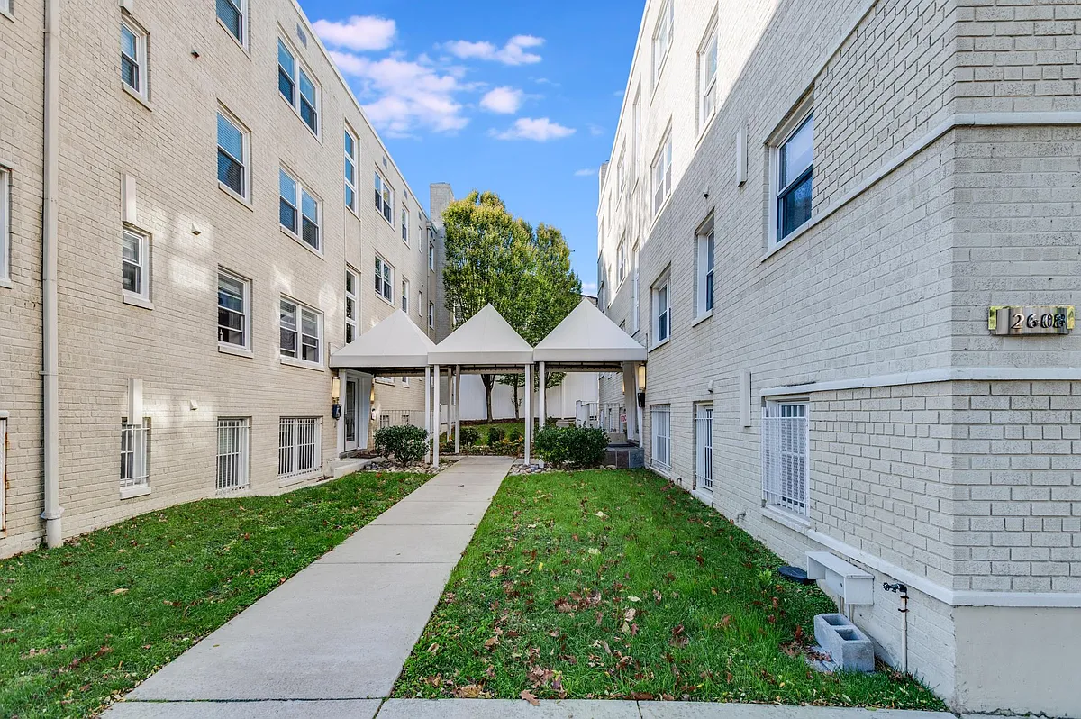 Building Photo - 2608 Sherman Ave NW #104