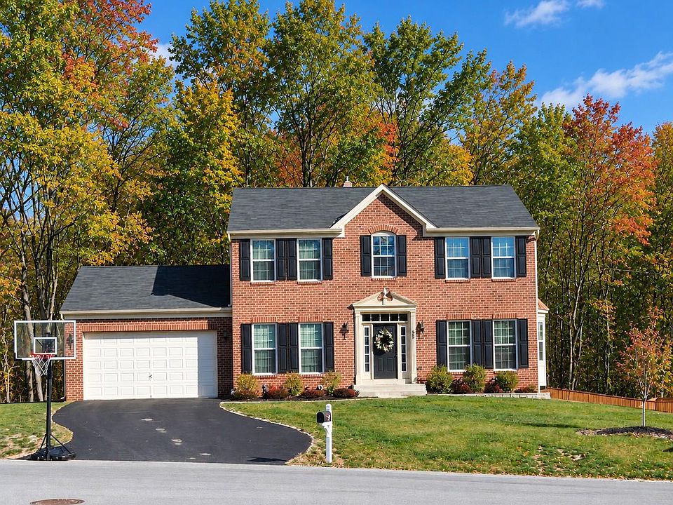 1st image of 32 Shaw Pl