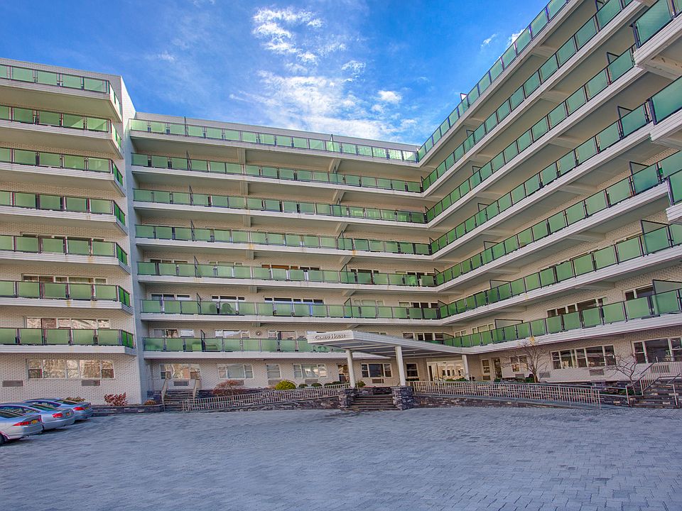 1st image of 300 Martine Ave APT 4G