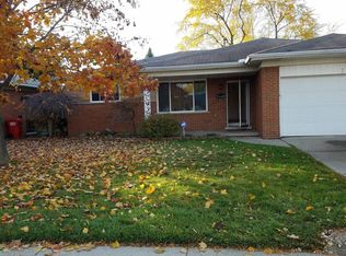 17716 Collinson Ave, Eastpointe, MI 48021