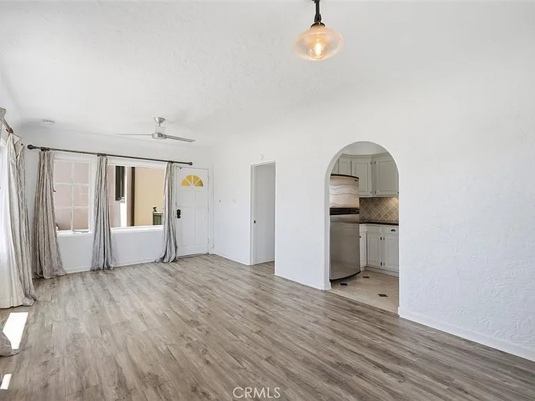 1602 The Strand — Photo 44