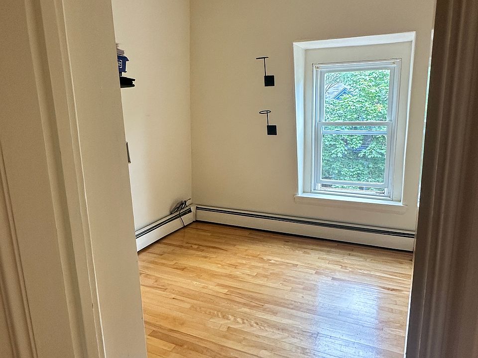 Bonus Room great space for an office or small bedroom