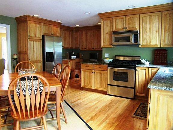 Granite Counters & SS Appliances