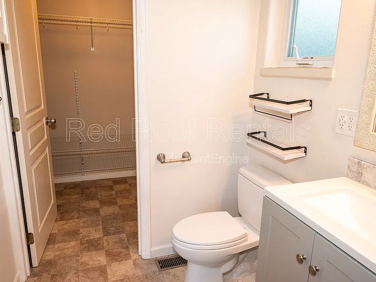 4840 N 8th St — Photo 29