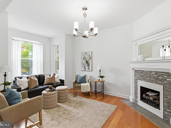 2nd image of 131 R St NE #A