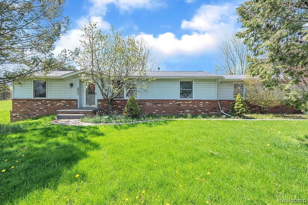 2662 S Latson Rd, Howell, MI 48843 Zillow