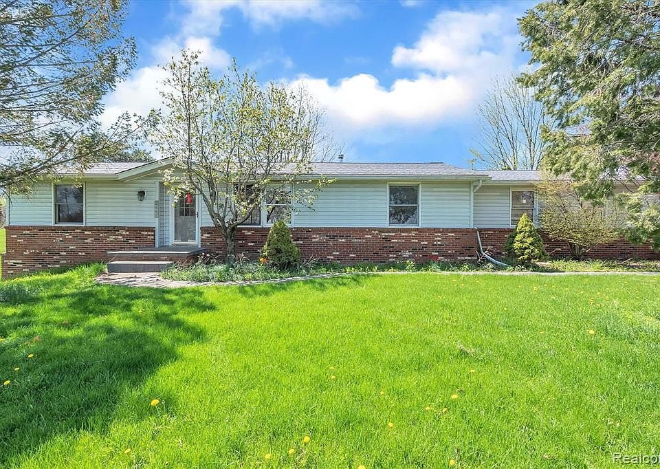 2662 S Latson Rd, Howell, MI 48843 Zillow
