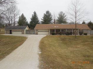 163 Country Estates Dr, Mitchell, IN