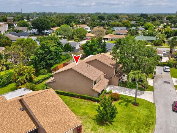 11905 Donlin Dr, Wellington, FL 33414