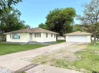 506 S Summit St, Ohiowa, NE 68416