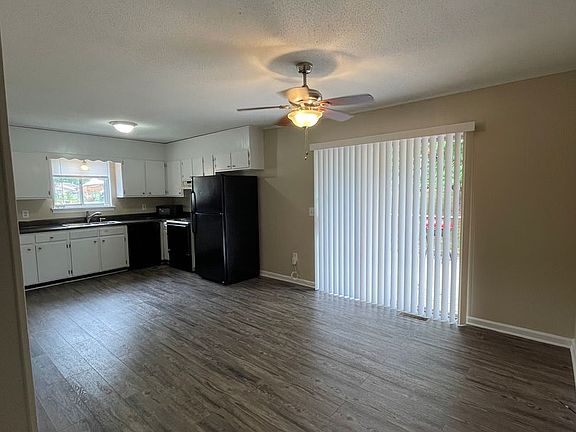 5th image of 6005 Hillcrest Dr