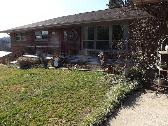 2nd image of 2263 Shaw St