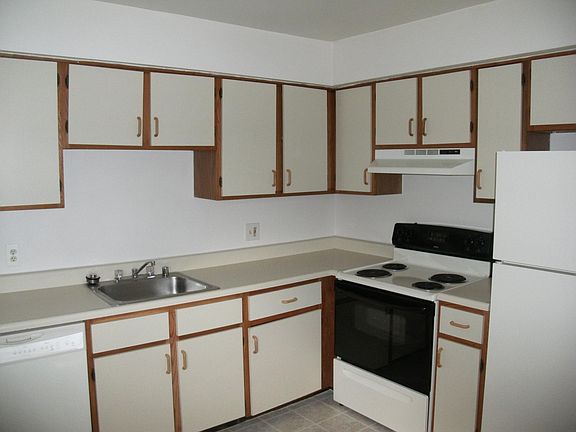 2nd image of 3741 Heritage Pkwy #85