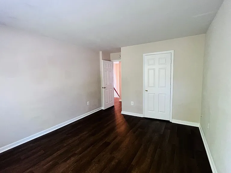 11 Catherine Ln — Photo 34