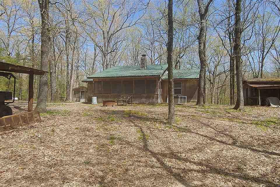 1st image of 28 Oak Ln
