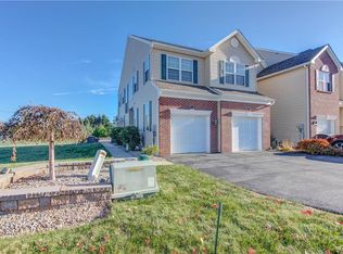 5304 E Spring Ridge Dr, Macungie, PA 18062