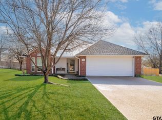 814 Braewood Cir, Lindale, TX 75771