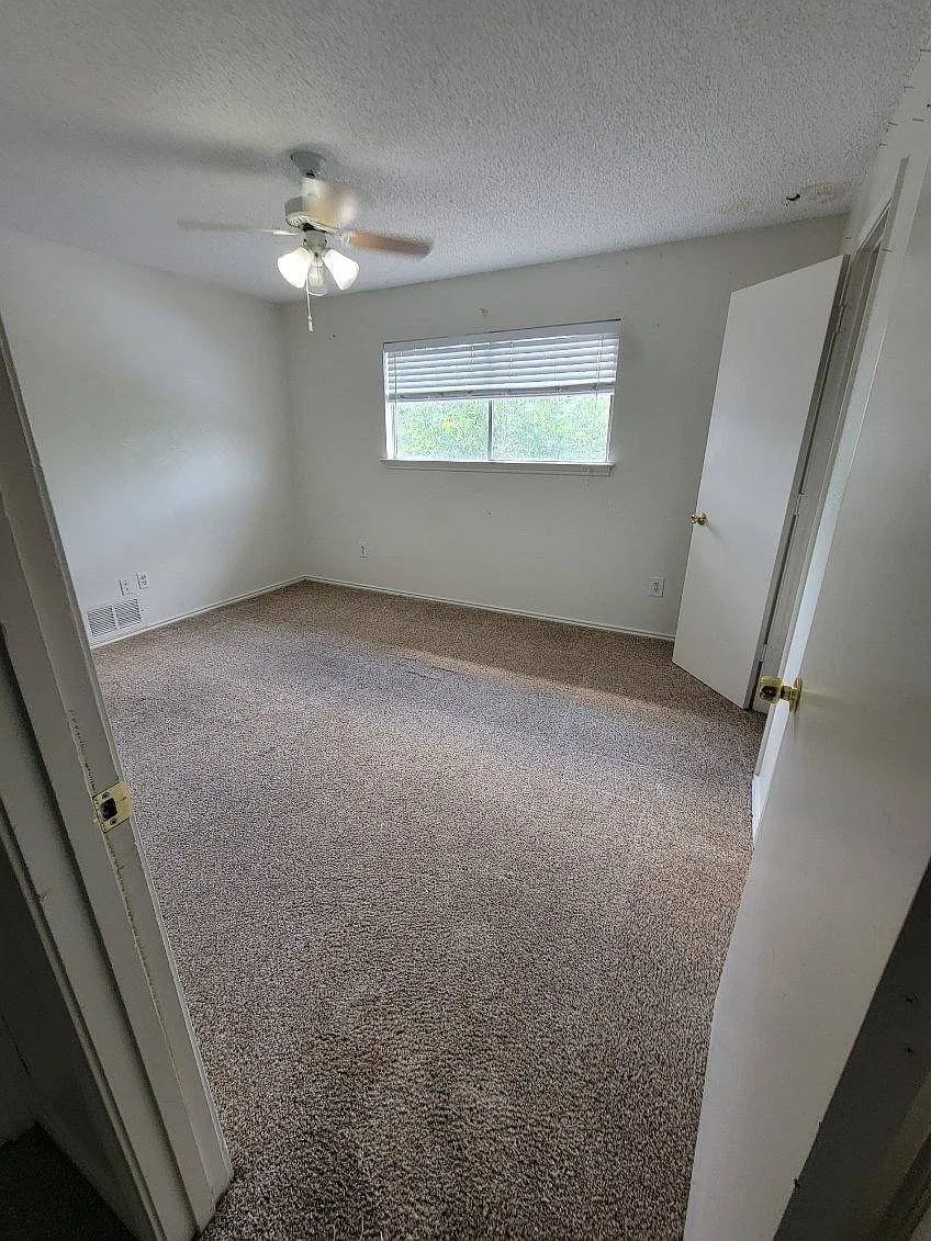 4 bed, 1800 sqft, $2,600 — Photo 4