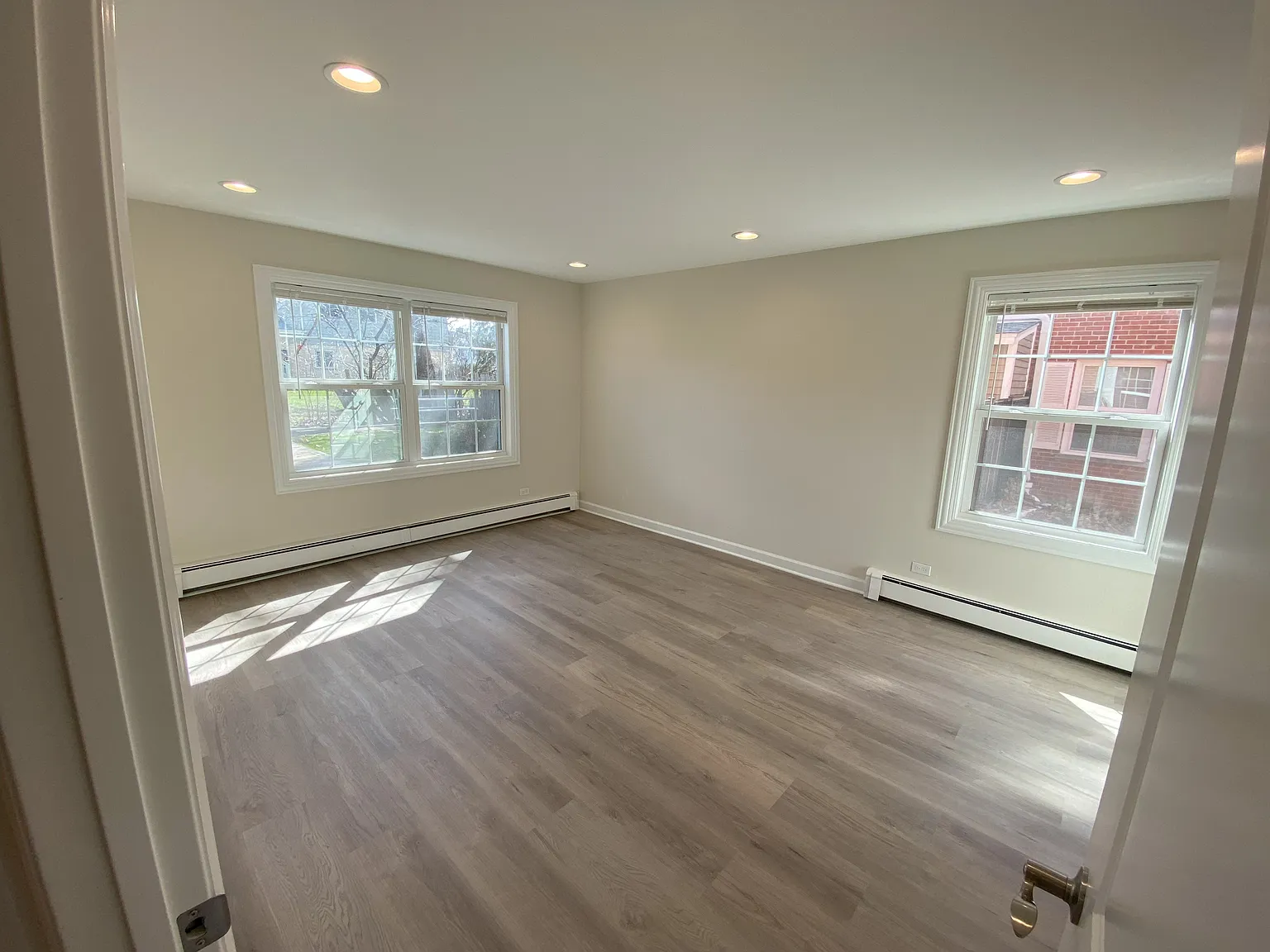 2 bed, 1090 sqft, $2,285 — Photo 4