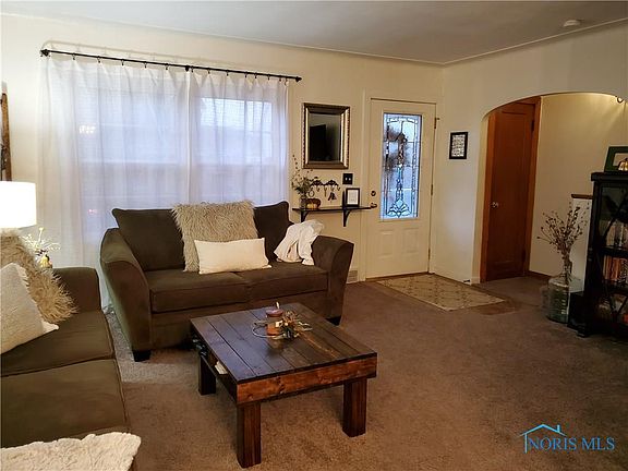 4th image of 517 W Main St